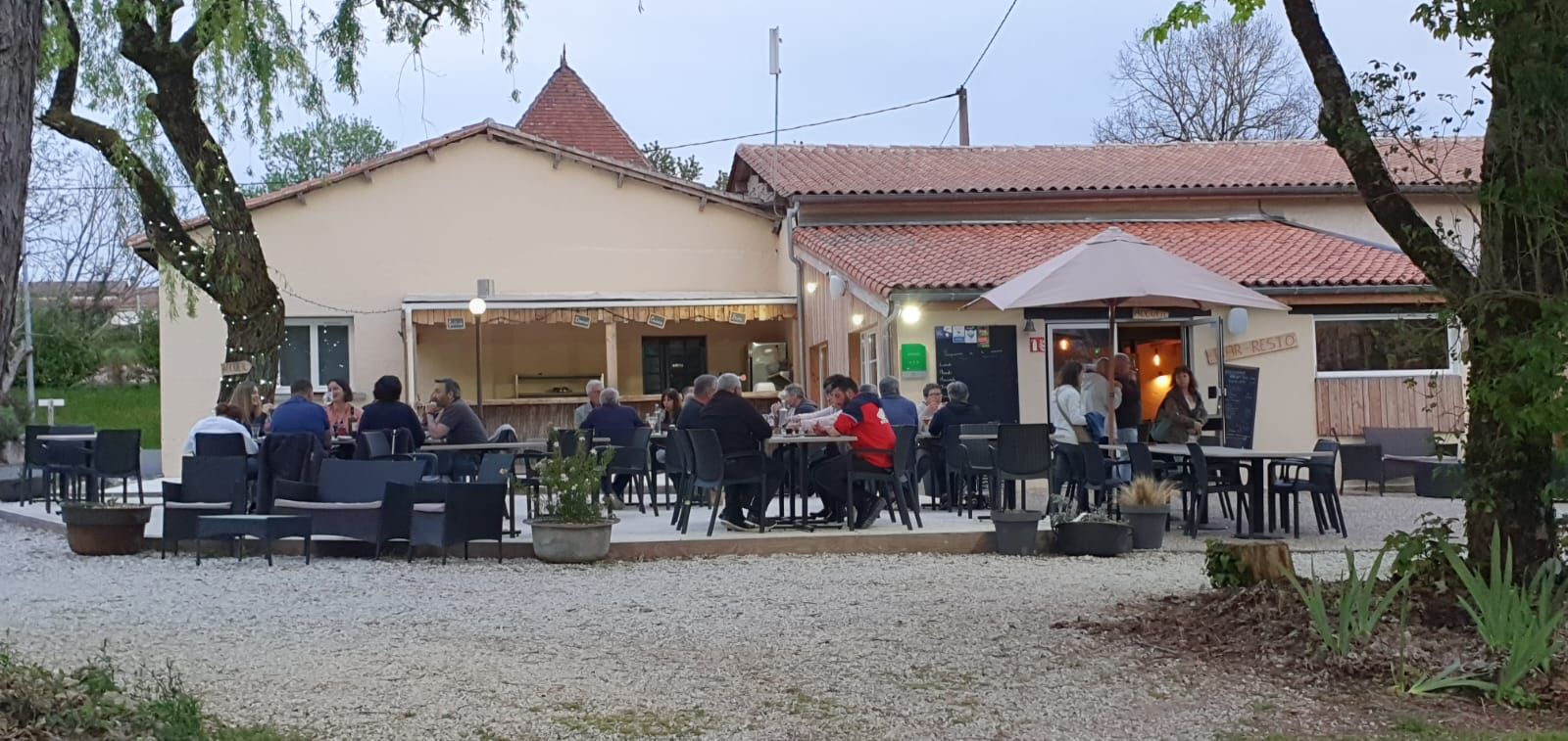 Terrasse du camping des Tourbières