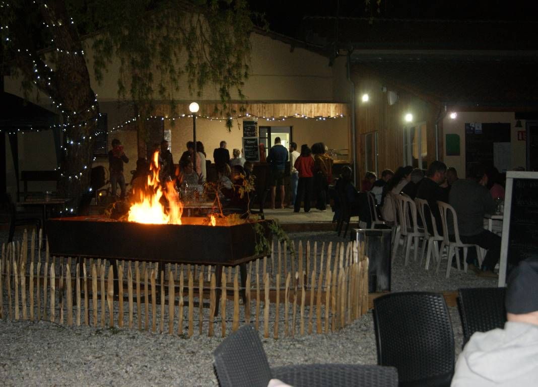 Bar extérieur du camping des Tourbières